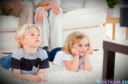 Просмотр фильмов и мультфильмов всей семьей или объединяем приятное с полезным